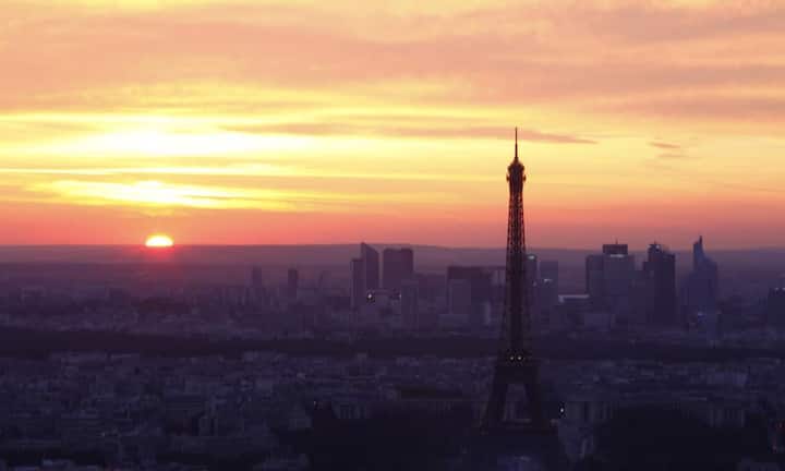 Platz 4: Paris
Stadt der Liebe? Die Zuneigung scheint wohl nicht die Touristen zu treffen. Als arrogant, grob und unfreundlich werden die Pariser und Pariserinnen beschrieben.