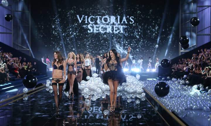 Das Erfolgsrezept der jährlichen Modeschau des Dessous-Labels Victoria's Secret ist simpel: Man nehme bildhübsche Frauen in Unterwäsche, setze ihnen Flügel auf und schicke sie als Engel auf einen Laufsteg.