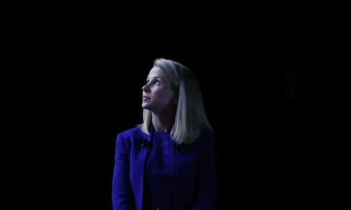 Rang 7, Marissa Mayer: In ihrem ersten Jahr als Chefin des US-Internetkonzerns Yahoo nahm die 39-jährige ein Gehalt in der Höhe von 24,9 Millionen Dollar nach Hause und war damit 2013 eine der höchstbezahlten weiblichen CEO der Welt. Sie erhielt eine Salär von einer Millionen Dollar, einen Bonus von 1,7 Millionen Dollar, Sonderzulagen von über 700'000 Dollar, Aktien im Wert von 8,3 Millionen Dollar und Optionen von knapp 14 Millionen Dollar.