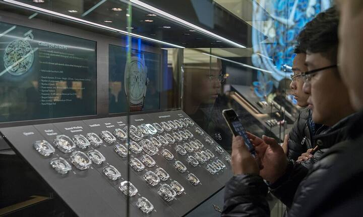 Patek Philippe bewegt die Messegäste – wie jedes Jahr.