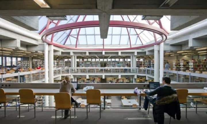 Rang 1: Universität St. Gallen – 160'000 Pfund / 202'000 FrankenBild: Keystone/CC/Flickr/Wikicommons