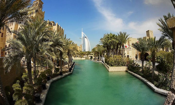 Die HR-Consulting Firma Mercer hat mit Hilfe von Kriterien wie Mietpreisen, Kosten für Lebensmittel, Kleidung und Unterhaltung die teuersten Städte für Expats ermittelt. Platz 20: Dubai Die Stadt in den Vereinigten Arabischen Emiraten ist der zweitteuerste Ort im Nahen Osten.
Pixabay