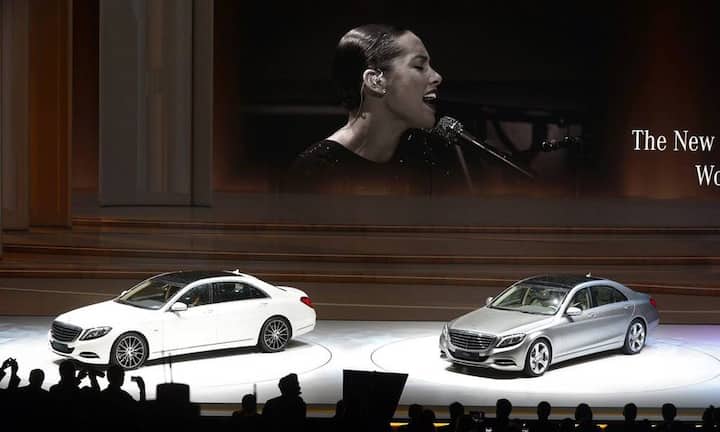 Mit viel Show und Glamour wurde am 15. Mai 2013 in Hamburg die neue Mercedes S-Klasse vorgestellt. (Bilder: Keystone)
