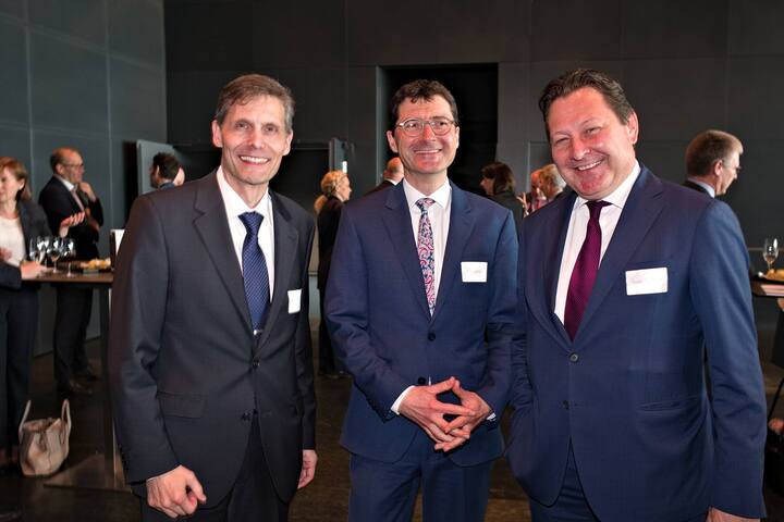 René Weber, Leiter Politkoordination, Staatssekretariat für internationale Finanzfragen SIF; Jörg Gasser, CEO, Schweizerische Bankiervereinigung; Pascal Gentinetta, Head Public Policy, Bank Julius Baer & Co. AG;