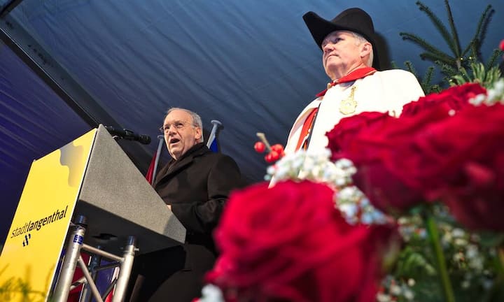 Johann-Niklaus Schneider-Ammann bei seiner Rede in Langenthal;
Bundesratsweibel Kurt Kneubühler