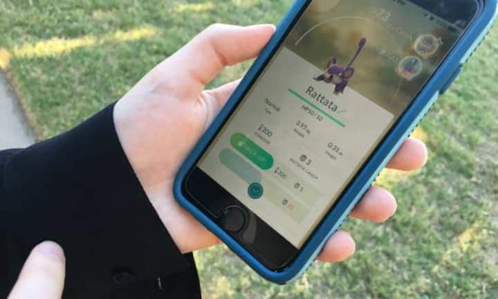 Das «Pokémon Go» Handyspiel bringt Sportmuffel auf Trab: Plötzlich laufen Gamer und Couch-Potatoes durch die Gegend und suchen in ihrer realen Umgebung virtuelle Monster.

Zusammenstellung: Bauchweg.net