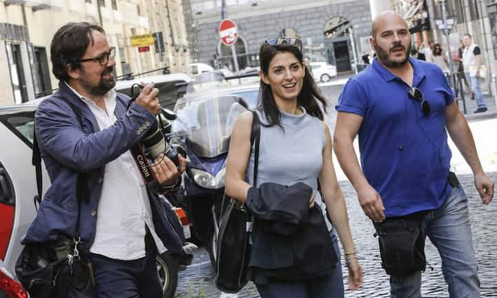 Die frisch gebackene neue Bürgermeisterin Roms, Virginia Raggi, liebt den Medienrummel und geniesst ihre Rolle als Hoffnungsträgerin – noch. Denn die Sanierung Roms gleicht einer Mammutaufgabe.
