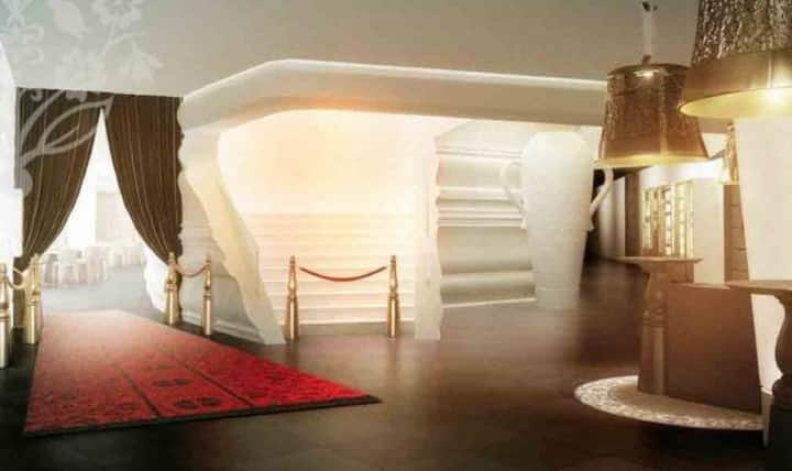 Der niederländische Designer Marcel Wanders ist für das Interieur verantwortlich.