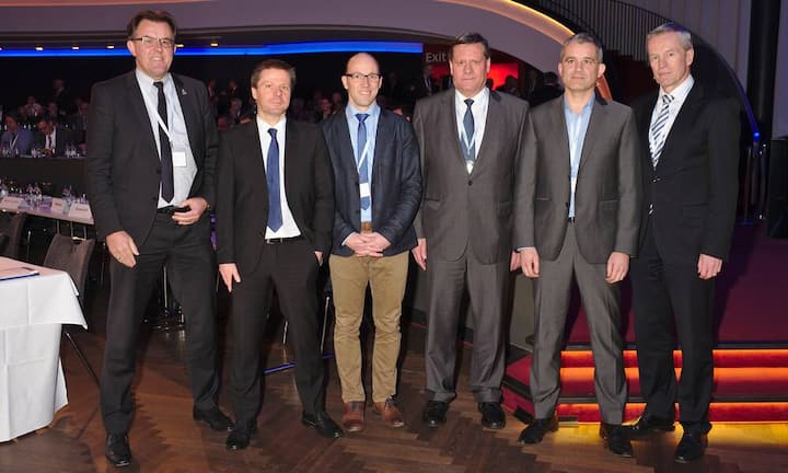 Politiker-Diskussionsrunde:
Peter Schilliger, Nationalrat FDP;
Martin Bäumle, Nationalrat GLP;
Stefan Müller-Altermatt, Nationalrat CVP;
Roland Eberle, Ständerat SVP;
Beat jans, Nationalrat SP;
Werner Luginbühl, Ständerat BDP