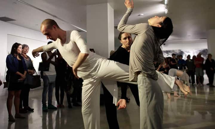 Art Basel Miami BeachDer Spin-Off der Art Basel im Dezember in Miami bringt die künstlerische Avantgarde mit den Reichen an Floridas Stränden zusammen. Neben den Ausstellungen wird auch heftig gefeiert. Der Jetverkehr ist zwischen 2012 und 2014 um fast ein Drittel in die Höhe geschossen.Bilder: Keystone