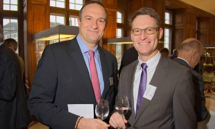 Gerald Berger, Senior Portfolio Manager, UBS AG;
Bernd Geisenberger, Leiter Region Zürich, Commerzbank AG