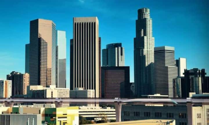 In technischer Hinsicht erinnert Hyperloop an eine Kombination aus moderner Rohrpost, Transrapid und Elektro-Düsentriebwerk.