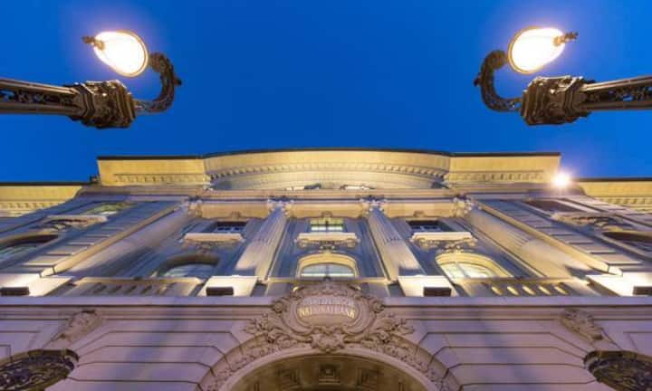 Der Jobabbau war im vergangenen Jahr ungewöhnlich gross: Tausende Jobs wurden in der Schweiz abgebaut, vor allem von Unternehmen aus der Industrie. Nach der Aufgabe des Mindestkurses durch die Schweizerische Nationalbank standen exportorientierte durch den stärkeren Franken unter Druck.
PR/Keystone