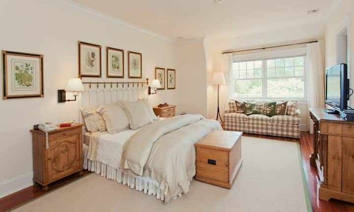 ...sieben Schlafzimmer und...