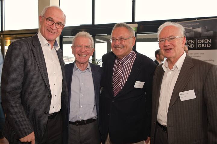 Christoph Juen, hotelleriesuisse;Andres Leuenberger, Roche;Dumeni Columberg, alt Nationalrat;James Ladner, Wirtschaftskonsulent