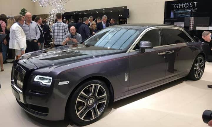 Der Rolls Royce Ghost beschleunigt von 0 auf 100 Stundenkilometern in fünf Sekunden.