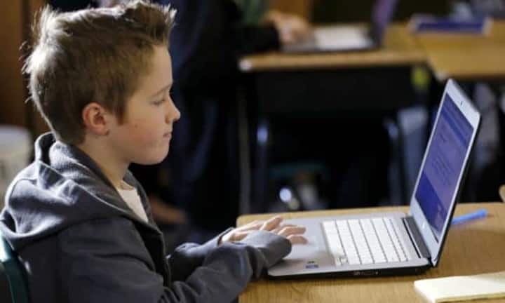 Welche Daten geben wir online preis? Wie sichern wir Informationen? Damit Kinder für die Zukunft gerüstet sind, hat die chinesische Wissenschaftlerin 

Yuhyun Park  acht Fähigkeiten identifiziert, die für ihre «digitale Intelligenz» entscheidend sind:Screen Time Management  Heranwachsende müssen Multitasking richtig anwenden können.