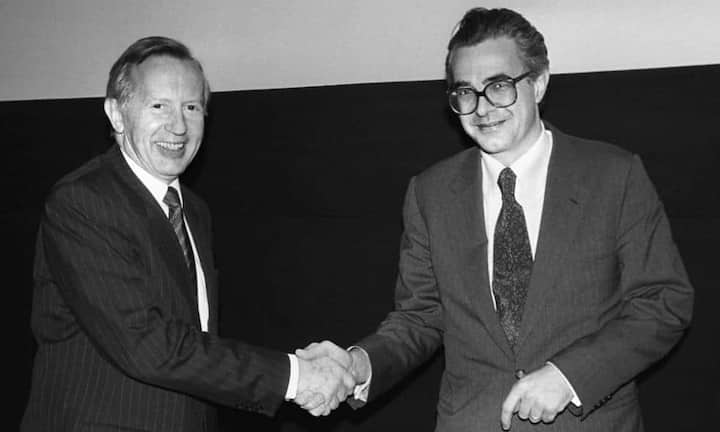 1986 kaufte Finanzjongleur Werner K. Rey (rechts) Adia Interim. Das Schweizer Temporärunternehmen, das inzwischen in Adecco aufging, war am 1. Juli 1988 als Unternehmen im neuen SMI enthalten.