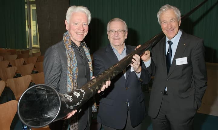 Mit Carbon-High-Tech-Alphorn: Franz Jaeger; Peter Gomez; Hanspeter Danuser von Platen