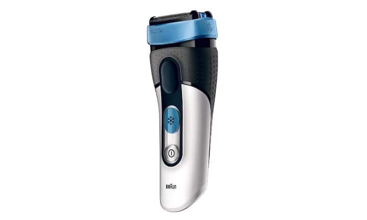 Die Rasur bedeutet für die empfindliche Haut immer Stress und kann Irritationen verursachen. Der CoolTec-Rasierer, die Neuheit von Braun, kühlt die Gesichtshaut während der Rasur und minimiert so die Gefahr von Hautreizungen. Preis: 225 Franken