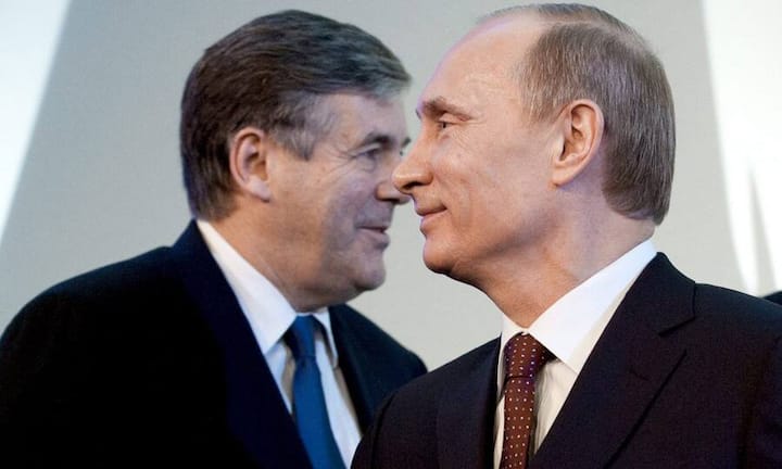 ... dem russischen Präsidenten Putin und führenden ...