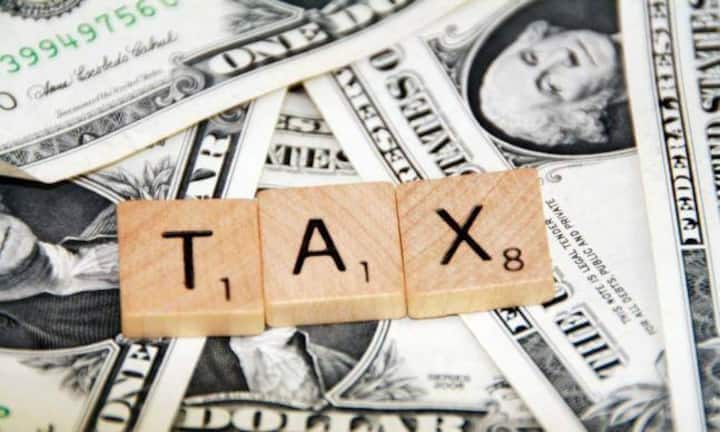 Trump stellt allen Amerikanern eine Steuersenkung in Aussicht  – auch die Superreichen sollen von einem Rabatt profitieren. Trumps Pläne würden ein Loch in die Staatskasse reissen. Wie er die Steuerausfälle kompensieren will, hat der Kandidat bislang nicht erklärt. Flickr/CC/401(K) 2012