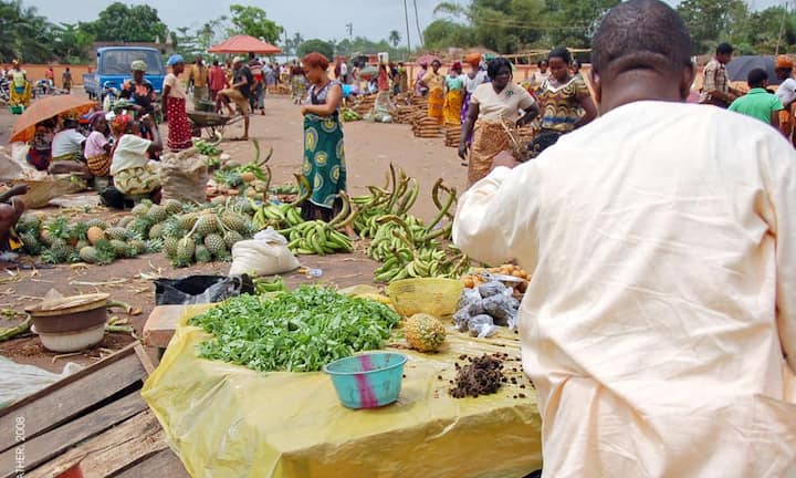 Die Top und Flops unter den Expat-Destinationen:Hier leben ausländische Fachkräfte nur ungern:Auf dem drittletzten Rang landet Nigeria. Dort bemängeln ausländische Arbeitskräfte die schlechte Lebensqualität und die hohen Lebenshaltungskosten.