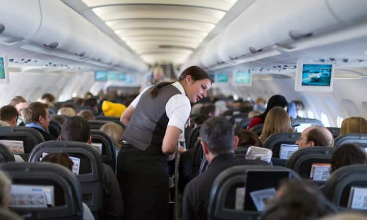 Flugbegleiter: Flugbegleiter sind ständig unterwegs. Von daher dürfte es keine grosse Überraschung sein, dass sowohl männliche als auch weibliche Flugbegleiter am Häufigsten Menschen mit dem gleichen Beruf heiraten.