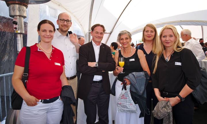 Susanne Koch;
Ingo Koch, Leiter Bauabteilung der Bundesdruckerei Berlin;
Cornelius Keller, Leiter Raiffeisen Unterseen Rhein;
Geri Stolz Keller, Yogalehrerin;
Linda Wortmann, selbständige Architektin;
Sabine Dürfer, Leiterin Messein & Events, Bundesdruckerei GmbH