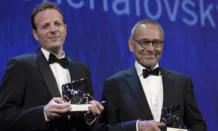 Silberner Löwe für die beste Regie: Zu gleichen Teilen an Amat Escalante (l.) für «La Región Salvaje (The Untamed)» (Mexiko, Frankreich, Deutschland u.a.) und Andrej Kontschalowski für «Paradise» (Russland, Deutschland)