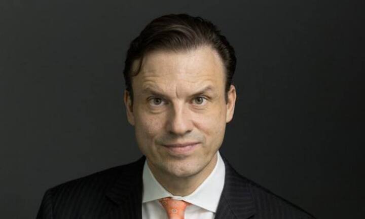 Patrick Frost (Swiss Life/Bild) und Christian Mumenthaler (Swiss Re) waren bei ihren jeweiligen Jobantritten 46 Jahren. Im Vergleich zu ihren übrigen SMI-CEO-Kollegen schafften sie den Sprung an die Spitze damit vergleichsweise jung.