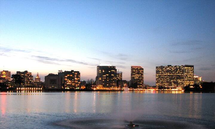 Platz 9: Dank seiner geografischen Lage am östlichen Ufer der Bucht von San Francisco, schafft es Oakland, CA in die Top 10. 2,6 Prozent der hier lebenden Millennials generieren ein Mindesteinkommen von 350'000 Dollar im Jahr.