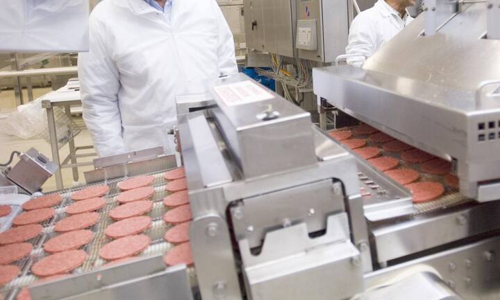 und die Rindfleischpatties von Bell. Den Malbuner Speck liefert das Liechtensteiner Unternehmen Ospelt.