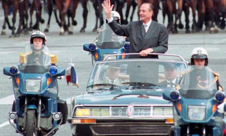Wie Hollande handhabte es seiner Zeit auch Jacques Chirac - auch er entschied sich für einen Citroën. 1995 liess er sich mit einem SM Citroën-Maserati ins Elysée chauffieren.