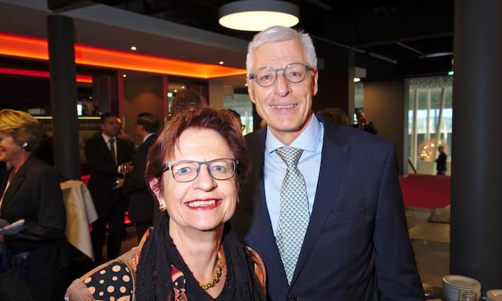 Esther Tschumi, Mitglieder der Geschäftsleitung, Tschumi + Partner Treuhand AG;
Bernard Tschumi, Mitinhaber, Tschumi + Partner Treuhand AG