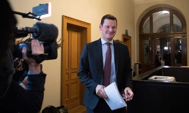 Der 39-jährige Pierre Maudet (FDP) erhielt im ersten Wahlgang 62 Stimmen, im zweiten kam er auf 90 Stimmen.Bilder: Keystone