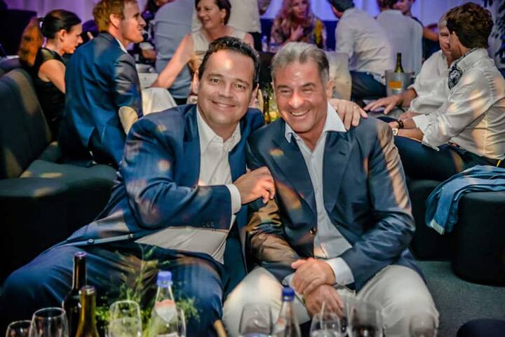 Gstaad Palace-Chef Andrea Scherz mit Kommunikationsfachmann Sacha Wigdorovits.