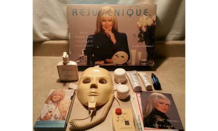 Rejuvenique
Der Gesichtsschocker Rejuvenique sollte für schöne Haut sorgen. Wer sich selbst vom «Failure»-Produkt überzeugen will, kann das Produkte über Ebay noch immer kaufen.Screenshot Ebay
