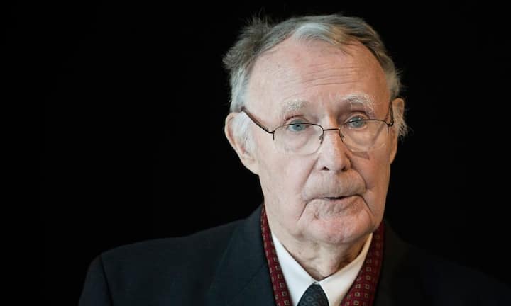 Platz 9: Ingvar KampgradDer schwedische Bauernsohn und gelernte Tischler baute mit 17 Jahren einen Versandhandel auf, aus dem sich ein weltweit erfolgreiches Möbel- und Einrichtungshaus entwickelte: Ikea. Über 30 Jahre lebte Kampgrad im steuergünstigen Kanton Waadt. Die Familie zählt mit einem Vermögen von etwa 44 Milliarden Dollar stets zu den 300 Reichsten der Schweiz.