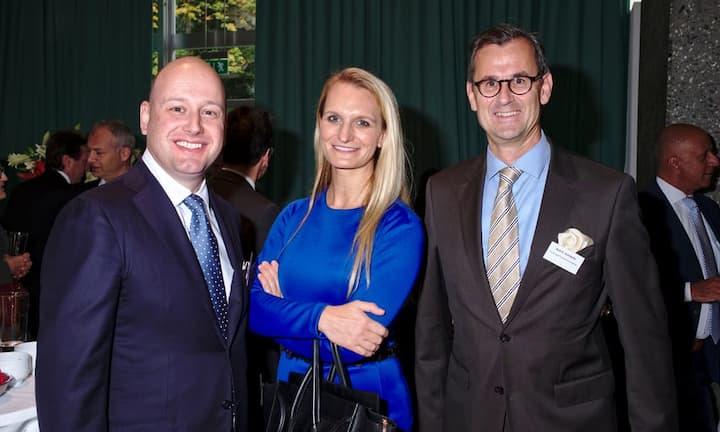 Nicolas Dunant, Head Media Relations, F. Hoffmann-La Roche AG;
Nicole Gorfer, Head of External Communications, F. Hoffmann-La Roche AG;
Rolf Schläpfer, Partner, Hirzel.Neef.Schmid Konsulenten