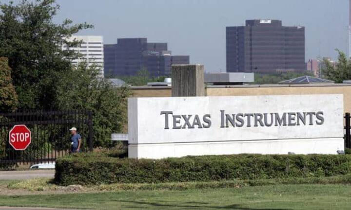 Texas Instruments - Marktkapitalisierung 80 Milliarden Dollar, 29'800 Mitarbeiter 
Texas Instruments ist keine der hippen, jungen Silicon-Valley-Firmen. Das Unternehmen existiert schliesslich auch bereits seit den 1940ern. Es ist einer der grössten US-Techkonzerne. Einer der vier Gründer, Cecil Howard Green, war gebürtiger Brite.