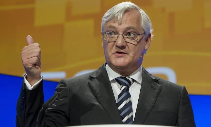 Peter Vosers Kontostand wuchs um 10,2 Millionen Euro. Der Schweizer Chef von Royal Dutch Shell ist damit der einzige Vertreter eines Rohstoffkonzerns unter den zehn Spitzenreitern.