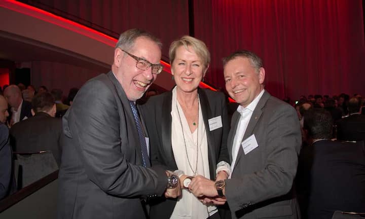 Alexander Tschäppät, Stadtpräsident Bern;
Therese Wenger, Kommunikationschefin, Orange Communications SA;
Thomas Sieber, VRP, Orange Communications SA