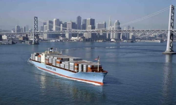 Regina Mærsk: Ablieferung 1996, Kapazität 7403 TEU.
Mærsk Line