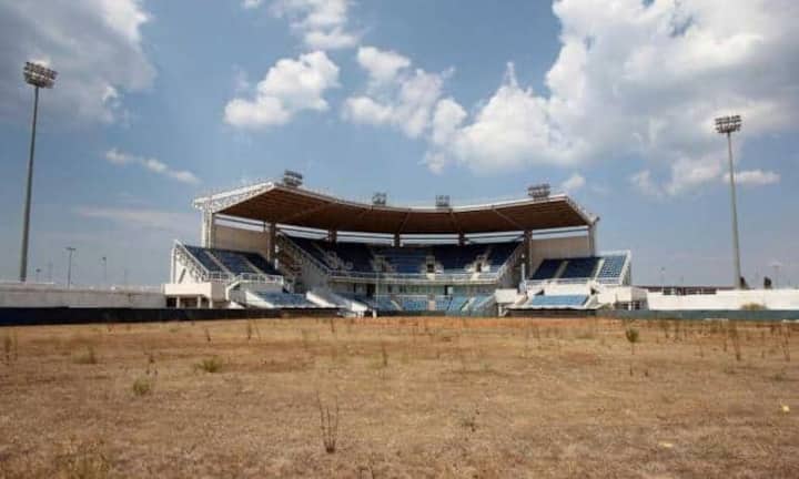 Softball-Spielfeld in Athen
Die Überbleibsel vom Softball-Spielfeld und der Zuschauertribüne.