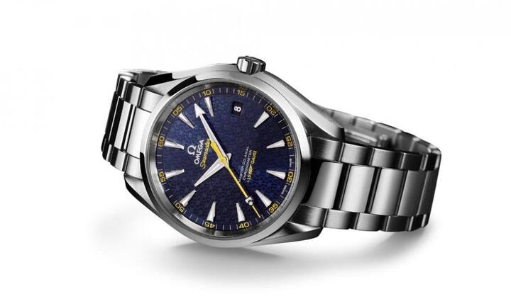 Bei der Baselworld wird Omega die Seamaster Aqua Terra James Bond Limited Edition vorstellen. Die 41,5 Millimeter grosse Herrenuhr im Edelstahlgehäuse ist ausgestattet mit dem Omega-Automatikkaliber 8507. Das Uhrwerk ist vollkommen unempfindlich gegenüber Magnetfeldern von weit mehr als 15.000 Gauss und gilt zudem als extrem stosssicher – genau das richtige für einen Geheimagenten im Einsatz.Omega