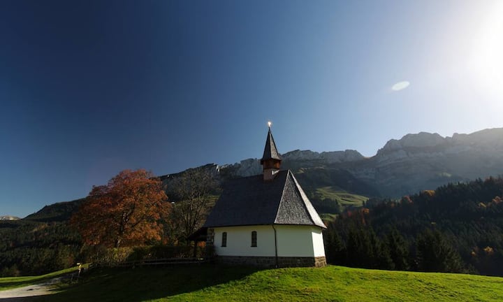 Appenzell Innerrhoden: Die Familie Hans Huber ist in vielen Branchen tätig. Neben Industrie, Handel und Chemie halten sie auch Beteiligungen. Ihre Mittel betragen 1-1,5 Milliarden Franken.
CoreForce/flickr/cc