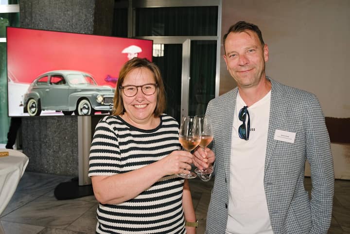 Von links: Nicole Pfammatter, MTCH AG Hotelplan Suisse; Simon Göldi, MTCH AG Hotelplan Suisse