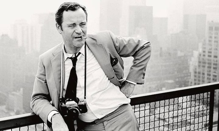 Jack Lemmon: Der amerikanische Filmschauspieler mit einer Nikon F am Set des Films «The April Fools» in New York, 1968. (Bild: Tom Caffrey / Globe Photos / interTOPICS)