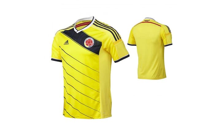 Flop: Das Trikot der Kolumbianer ist leuchtend gelb und es gibt verschiedenste Arten von Streifen und Balken. Das Shirt wirkt eher unruhig.